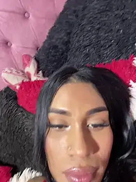 Snapshot of BeautyCatalella1 chatting on May 28, 9:01 pm BeautyCatalella1 online show from May 28, 9:01 pm