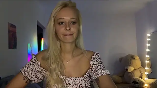 Snapshot of Sweety_F69 chatting on June 29, 10:54 pm Sweety F69 online show from June 29, 10:54 pm