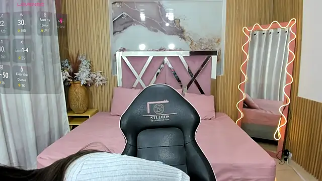 Krysstal tay1 online show from June 13, 11:19 am