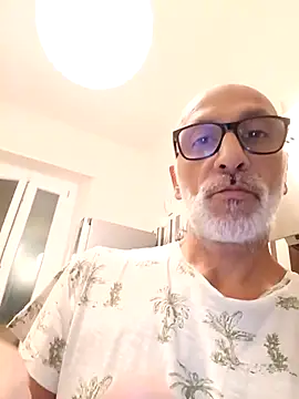 Snapshot of circusmale chatting on April 30, 8:57 pm circusmale online show from April 30, 8:57 pm