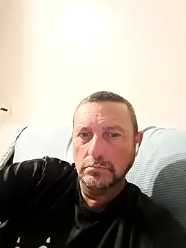 Snapshot of Frank20cmdura chatting on May 12, 5:04 am Frank20cmdura online show from May 12, 5:04 am
