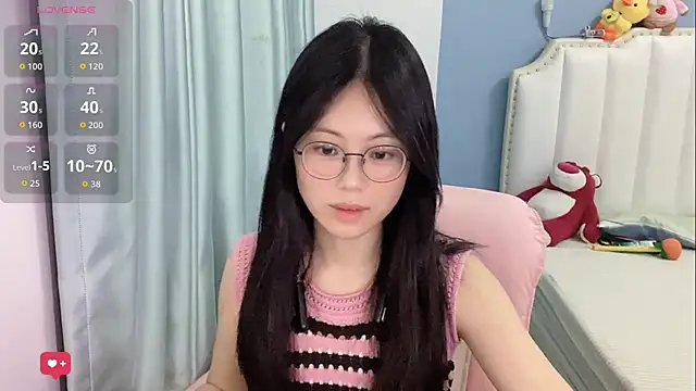 Snapshot of Luna-666 chatting on June 18, 2:43 pm Luna-666 online show from June 18, 2:43 pm