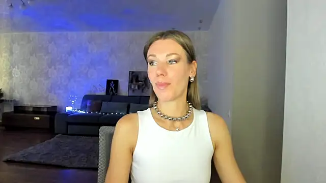 Snapshot of miababemi09 chatting on July 6, 4:31 am miababemi09 online show from July 6, 4:31 am