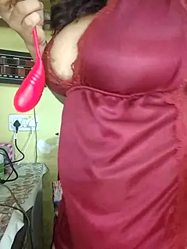 Snapshot of vanika2000 chatting on July 8, 5:23 am vanika2000 online show from July 8, 5:23 am
