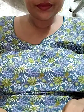 Snapshot of Gulapi_N chatting on July 19, 9:46 am Gulapi N online show from July 19, 9:46 am