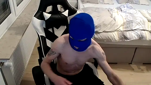 Snapshot of BadBoyMasked chatting on April 28, 5:07 pm BadBoyMasked online show from April 28, 5:07 pm