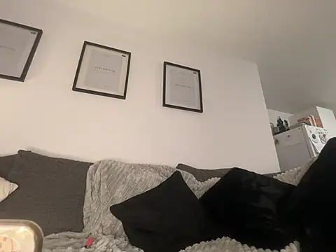 TheRealDesiranii online show from April 27, 11:25 pm