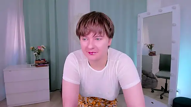 Snapshot of MelittaStorrie chatting on May 10, 6:18 am MelittaStorrie online show from May 10, 6:18 am