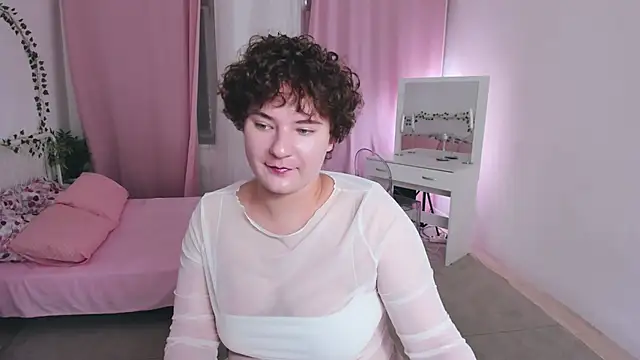 Snapshot of MelittaStorrie chatting on July 10, 6:28 am MelittaStorrie online show from July 10, 6:28 am