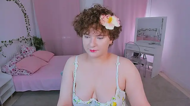 Snapshot of MelittaStorrie chatting on July 15, 11:37 am MelittaStorrie online show from July 15, 11:37 am