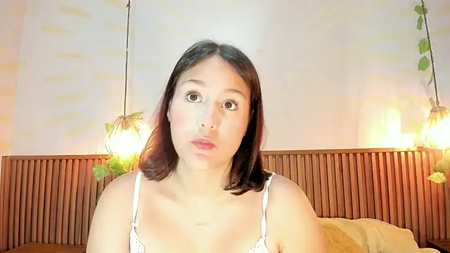 Snapshot of AmelieCooper chatting on May 23, 7:40 pm AmelieCooper online show from May 23, 7:40 pm