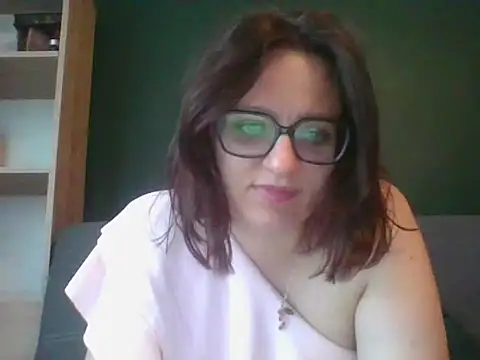 Snapshot of sensual_paris chatting on May 7, 5:35 am sensual paris online show from May 7, 5:35 am