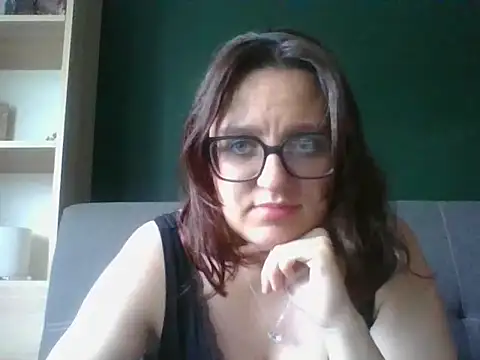 Snapshot of sensual_paris chatting on June 3, 5:32 am sensual paris online show from June 3, 5:32 am