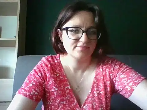 Snapshot of sensual_paris chatting on June 29, 5:25 am sensual paris online show from June 29, 5:25 am