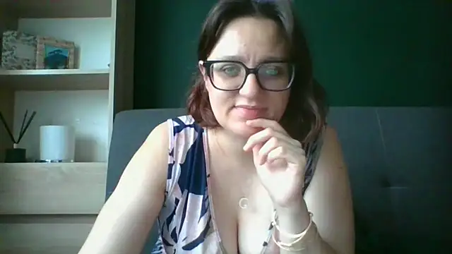 Snapshot of sensual_paris chatting on July 7, 5:21 am sensual paris online show from July 7, 5:21 am