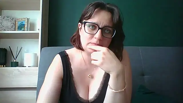Snapshot of sensual_paris chatting on July 20, 10:39 am sensual paris online show from July 20, 10:39 am