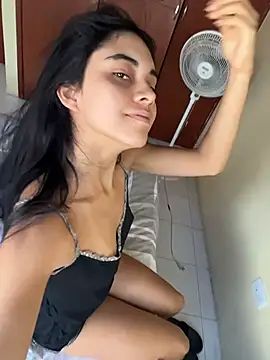 Snapshot of mia_moonna chatting on June 13, 12:25 pm mia moonna online show from June 13, 12:25 pm