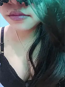 Snapshot of silkyhairs chatting on June 30, 5:41 am silkyhairs online show from June 30, 5:41 am