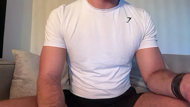 Snapshot of gymshrk chatting on April 30, 4:52 am gymshrk online show from April 30, 4:52 am