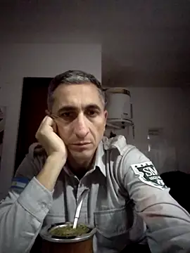 Snapshot of Alejandro83bsf chatting on June 18, 10:14 pm Alejandro83bsf online show from June 18, 10:14 pm