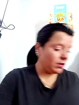 Samantha Kieran online show from May 6, 8:36 pm