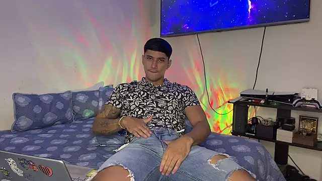 Snapshot of SexxxySquirterStev777 chatting on June 19, 11:14 am SexxxySquirterStev777 online show from June 19, 11:14 am