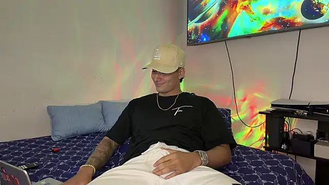 Snapshot of SexxxySquirterStev777 chatting on June 27, 2:12 pm SexxxySquirterStev777 online show from June 27, 2:12 pm