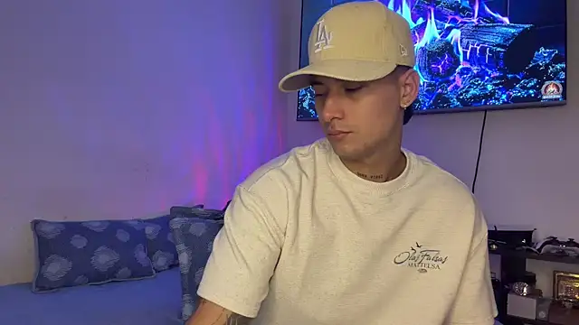 Snapshot of SexxxySquirterStev777 chatting on July 11, 2:20 pm SexxxySquirterStev777 online show from July 11, 2:20 pm