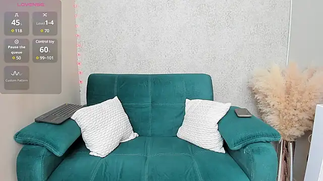 paolarey online show from February 19, 11:06 am