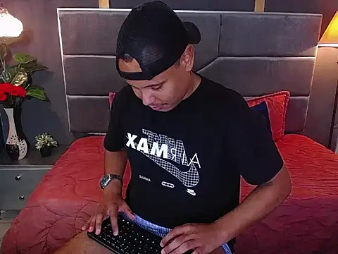 noah oliver1 online show from June 10, 1:17 am