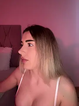 IrisDesiree online show from May 9, 1:16 pm