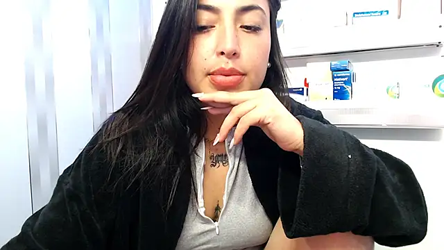 abby sofia online show from April 29, 8:04 pm