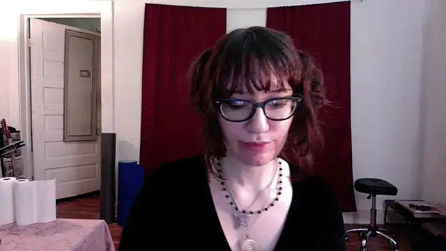 Snapshot of AnnywnBelle chatting on May 8, 10:04 pm AnnywnBelle online show from May 8, 10:04 pm