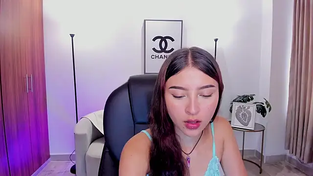 Snapshot of Nikky_sweett_ chatting on May 10, 4:34 pm Nikky sweett online show from May 10, 4:34 pm