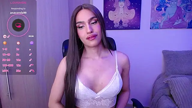 Snapshot of GiaMint chatting on June 8, 2:34 am GiaMint online show from June 8, 2:34 am