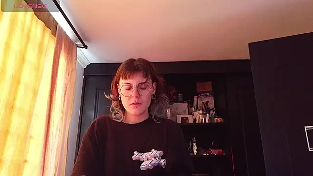 Snapshot of Rossiee_huntt chatting on August 6, 2:19 pm Rossiee huntt online show from August 6, 2:19 pm