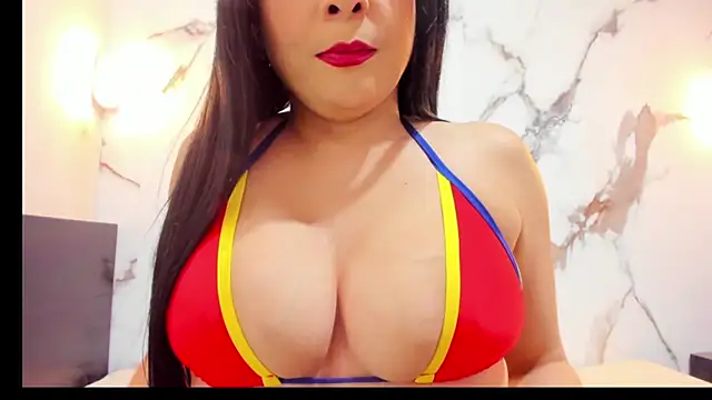 LauraCollinss online show from June 17, 4:26 am