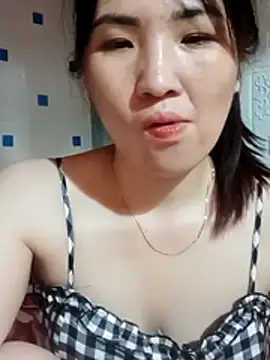 Kee2000 online show from June 14, 3:25 pm