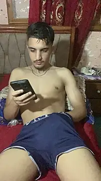 Snapshot of adamhdgdhdv73 chatting on July 17, 1:23 am adamhdgdhdv73 online show from July 17, 1:23 am