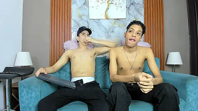 LOVE GUYS1 online show from May 7, 1:49 pm