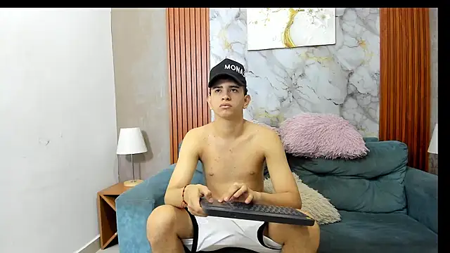 LOVE GUYS1 online show from July 13, 1:25 pm