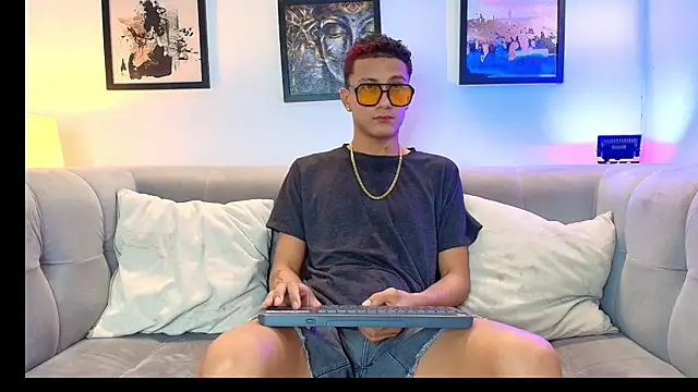 Snapshot of KING_BOYS2026 chatting on July 5, 1:34 am KING BOYS2026 online show from July 5, 1:34 am