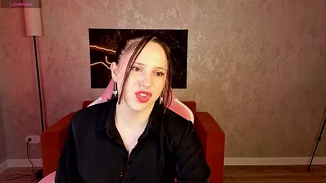 Snapshot of Julia_Shyy chatting on May 19, 1:11 am Julia Shyy online show from May 19, 1:11 am