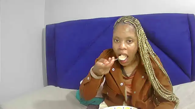 Snapshot of TheSexyBibi chatting on July 7, 7:29 pm TheSexyBibi online show from July 7, 7:29 pm