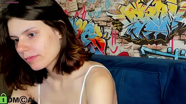 Snapshot of Kira_Be11 chatting on June 25, 1:16 am Kira Be11 online show from June 25, 1:16 am