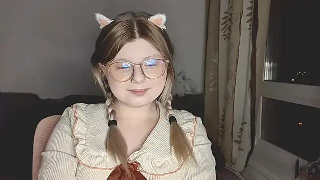 Snapshot of YukiBlush chatting on May 20, 8:59 pm YukiBlush online show from May 20, 8:59 pm