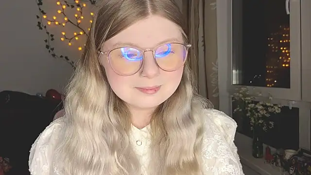 Snapshot of YukiBlush chatting on June 26, 8:57 pm YukiBlush online show from June 26, 8:57 pm