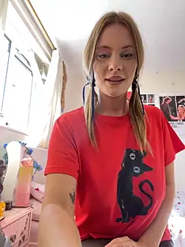 Young Lizzie online show from April 30, 3:07 pm