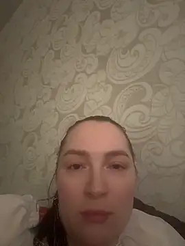 LoraineMiles online show from April 29, 12:20 pm