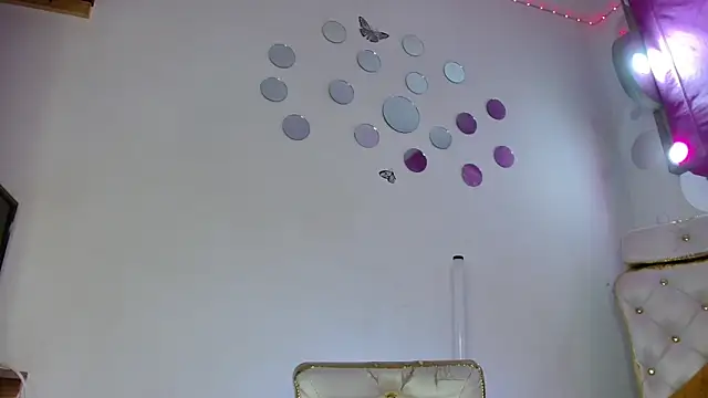 Snapshot of Velvet_Sex chatting on May 20, 12:55 pm Velvet Sex online show from May 20, 12:55 pm